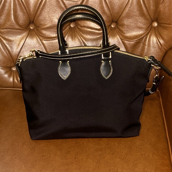 🛍️FLASH SALE 🛍️Gorgeous Dooney & Bourke Satchel - Picture 4 of 14